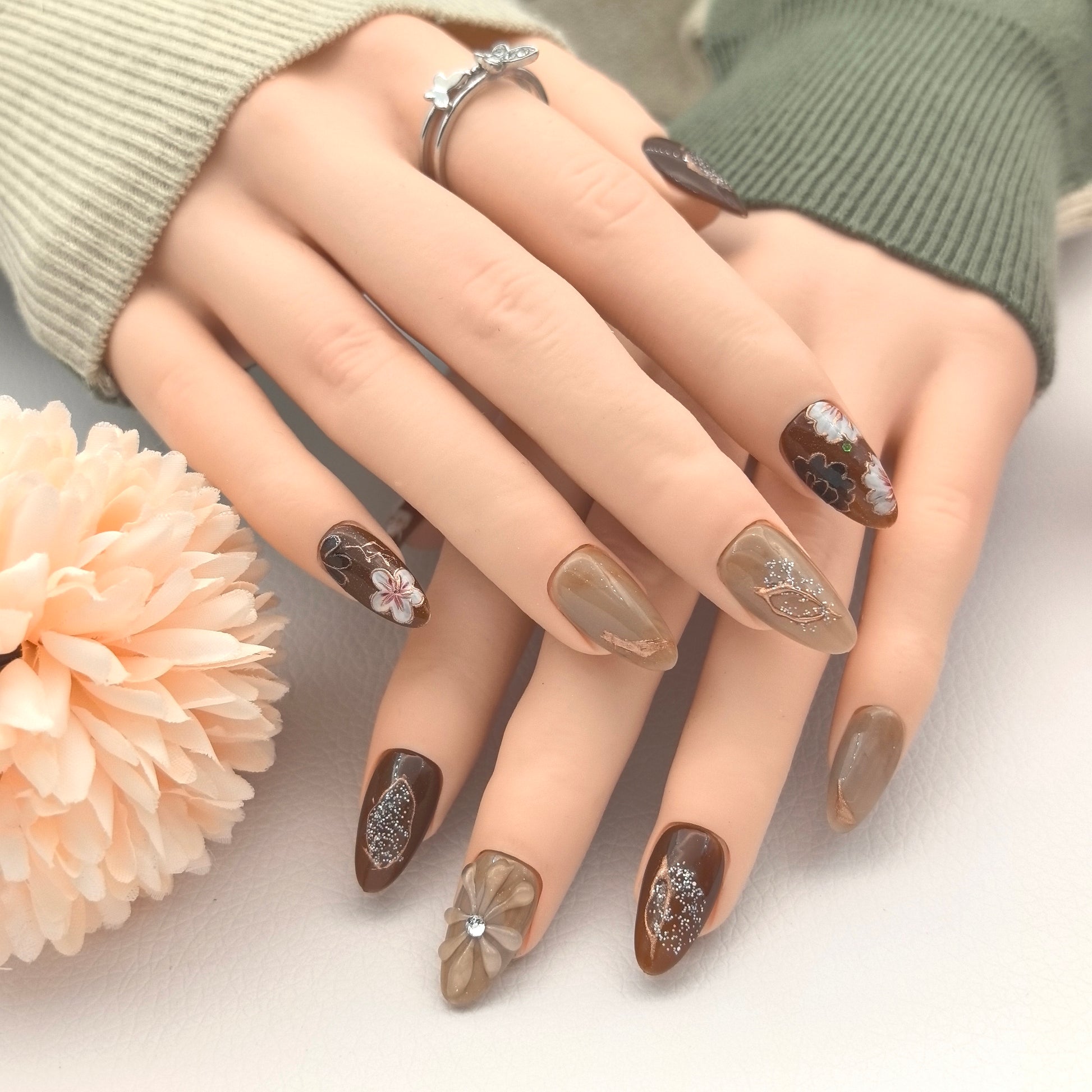 [Dark Gold Tear Floral] Handmade Premium Press-on Nails