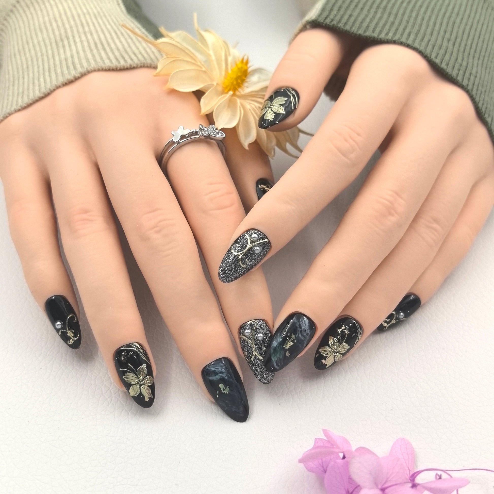 [Flower of the Abyss] Handmade Premium Press-on Nails
