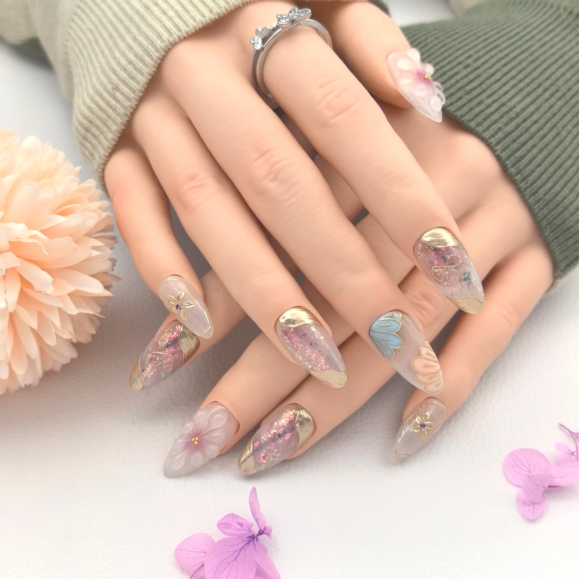 [Sparkling Ice Flowers] Handmade Premium Press-on Nails