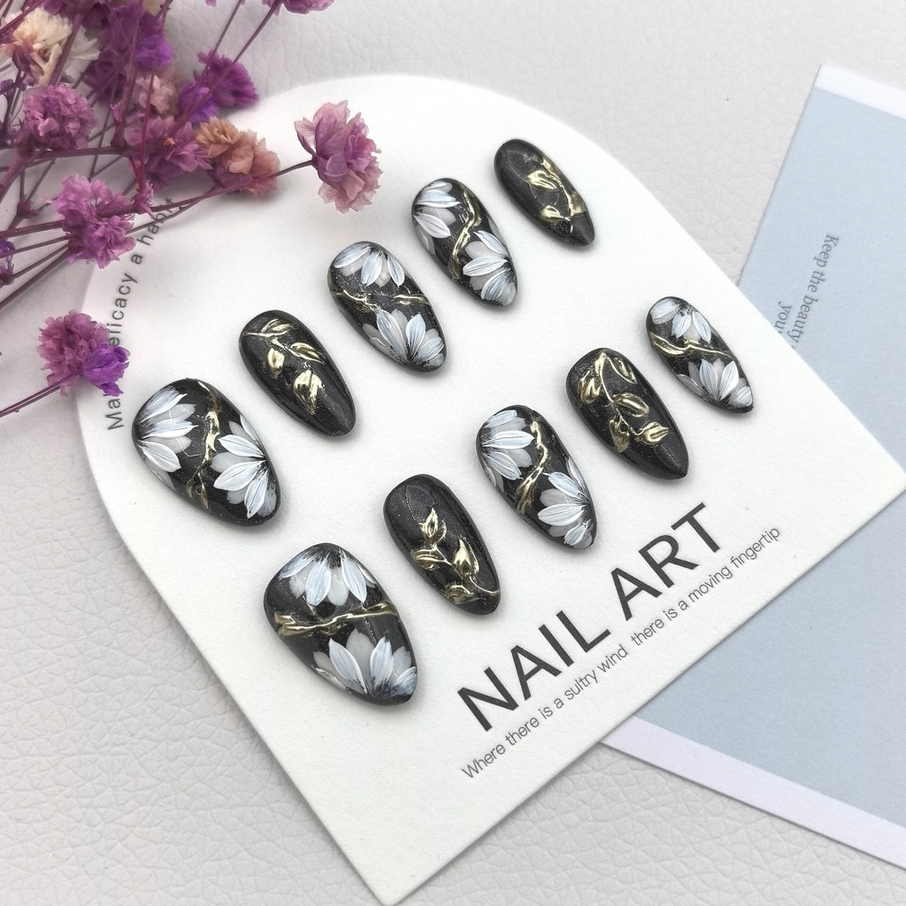 [Golden Vine Snow Lotus] Handmade Premium Press-on Nails
