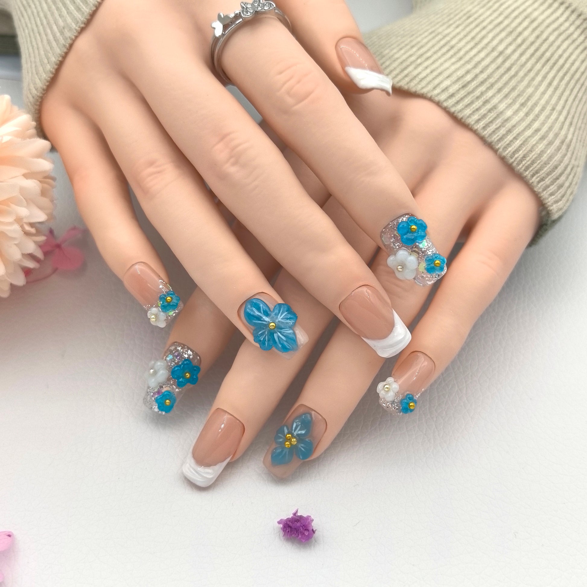 Silver Iridescent Sapphire 3D Floral